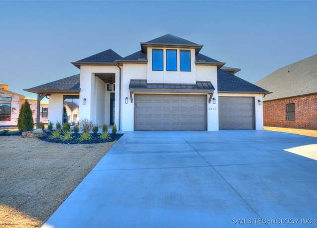 Property at 5822 E 126th St S, Bixby, OK 74008, 4 beds, 3.5 baths