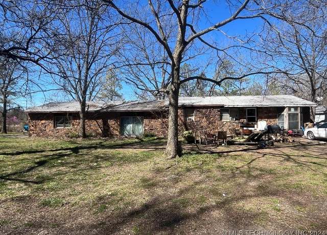Property at 2109 S Johnstone, Bartlesville, OK 74003, 2 beds, 1 bath