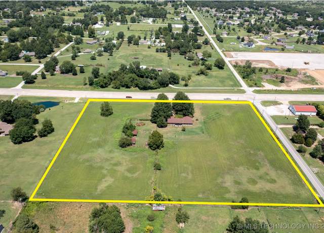 Property at 17680 E 116th St, Owasso, OK 74055, 4 beds, 2.5 baths