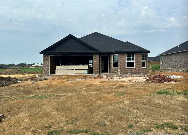 Property at 3241 Seabiscuit, Durant, OK 74701, 3 beds, 2 baths