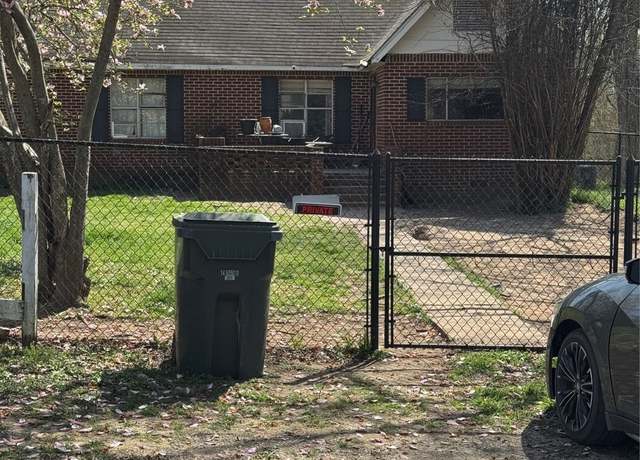 Property at 2701 E Harris Rd, Muskogee, OK 74403, 3 beds, 1 bath