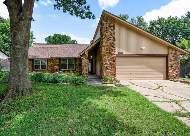 Property at 2528 W Commercial St, Broken Arrow, OK 74012, 3 beds, 2 baths