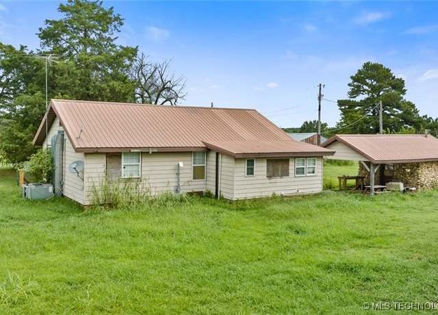 Property at 473298 E County Road 660, Watts, OK 74964, 3 beds, 1 bath