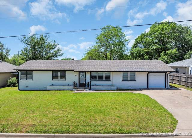 Property at 1903 Robison, Ardmore, OK 73401, 4 beds, 2 baths