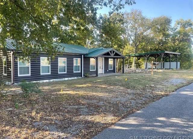 Property at 319 N Locust St, Locust Grove, OK 74352, 3 beds, 2 baths