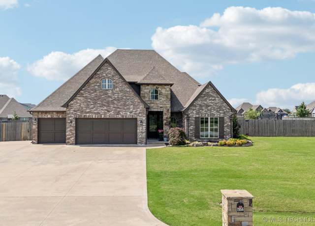Property at 1956 E 172nd St S, Mounds, OK 74047, 5 beds, 4 baths