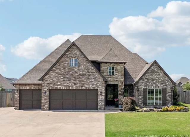 Property at 1956 E 172nd St S, Mounds, OK 74047, 5 beds, 4 baths