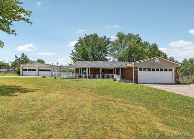 Property at 17650 E 113th St, Owasso, OK 74055, 3 beds, 2 baths