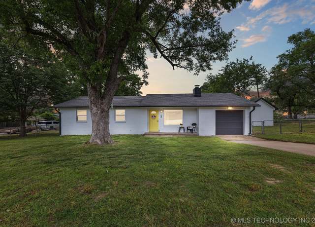 Property at 13 W 32nd Pl, Sand Springs, OK 74063, 3 beds, 1.5 baths