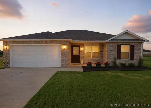 Property at 14203 N 76 Ave, Collinsville, OK 74021, 3 beds, 2.5 baths