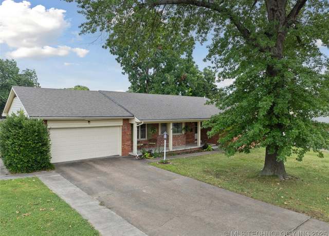 Property at 5127 S Columbia Ave, Tulsa, OK 74105, 4 beds, 2 baths