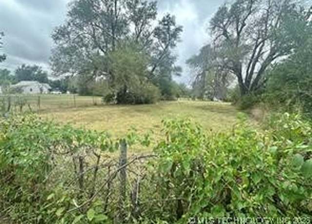 Property at 1035 N Sunset St, Ponca City, OK 74601