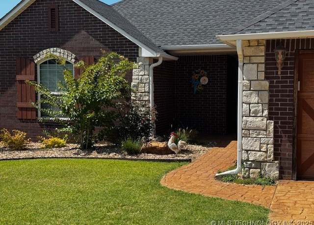 Property at 1017 E Reynolds Rd, Mcalester, OK 74501, 3 beds, 2 baths
