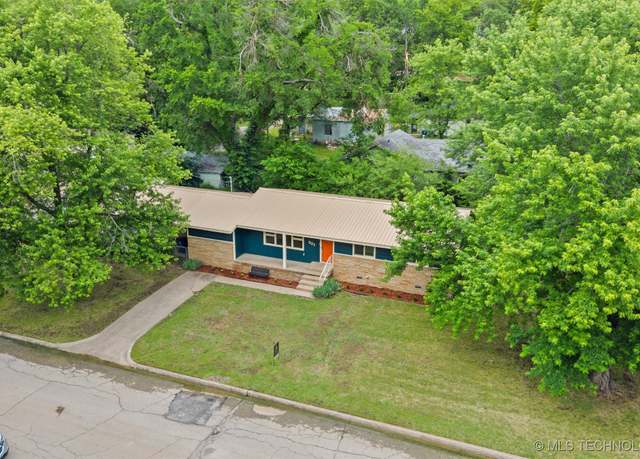 Property at 501 W 17th St, Pawhuska, OK 74056, 3 beds, 1.5 baths