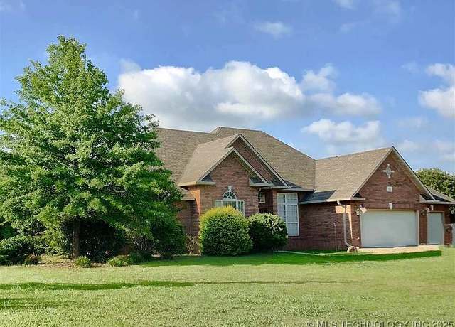 Property at 124 K Lynn Rd, Ardmore, OK 73401, 3 beds, 2.5 baths