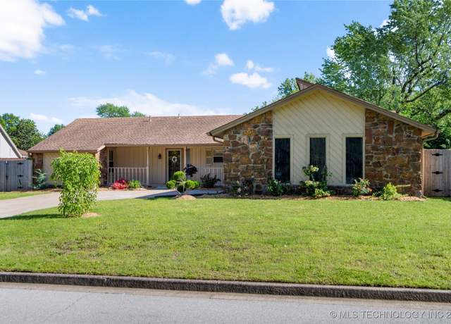 Property at 7612 E 77th St, Tulsa, OK 74133, 3 beds, 2 baths