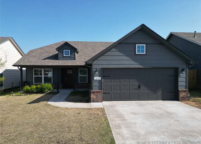 Property at 3609 E Trenton St, Broken Arrow, OK 74014, 3 beds, 2 baths