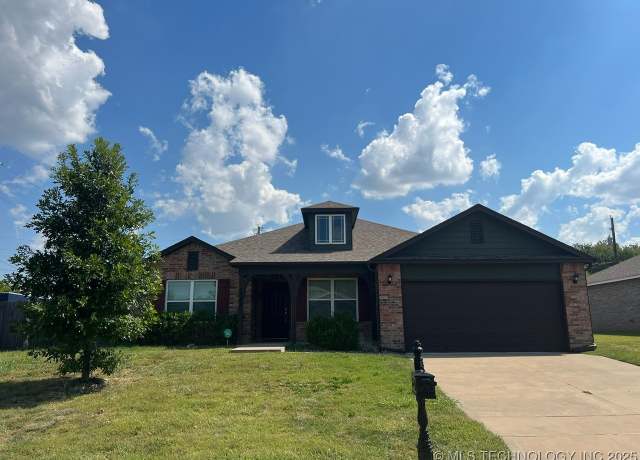 Property at 2035 N Kenosha Ct E, Tulsa, OK 74106, 4 beds, 2 baths