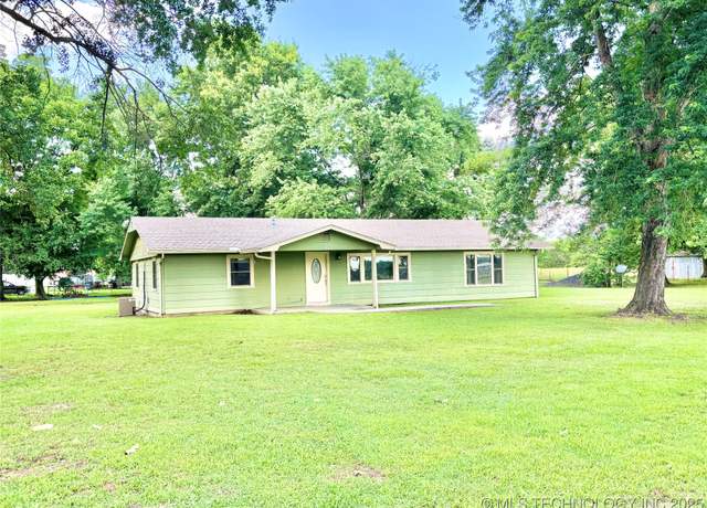 Property at 106 E Elk Rd, Whitefield, OK 74472, 3 beds, 2 baths