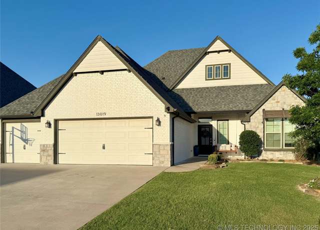 Property at 13019 S 5th Pl, Jenks, OK 74037, 4 beds, 3 baths