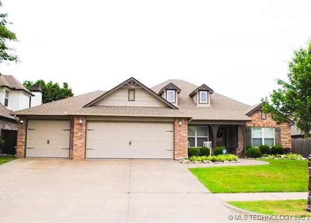 Property at 2025 E 134th St S, Bixby, OK 74008, 4 beds, 2 baths