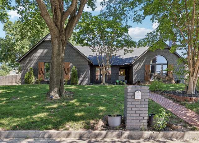 Property at 6717 E 99th St, Tulsa, OK 74133, 4 beds, 2.5 baths