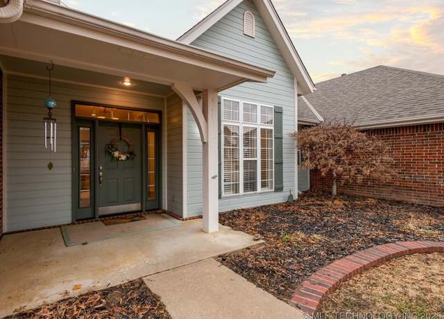 Property at 2808 Roanoke Ridge Rd, Bartlesville, OK 74006, 4 beds, 3 baths