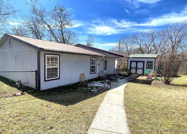 Property at 806 E Harrison St, Tahlequah, OK 74464, 3 beds, 2 baths