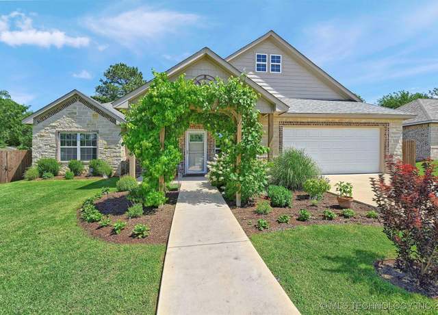 Property at 514 Bradwell St, Colbert, OK 74733, 3 beds, 2 baths