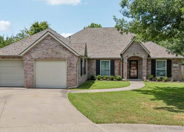 Property at 14226 S Urbana Ave, Bixby, OK 74008, 3 beds, 2 baths
