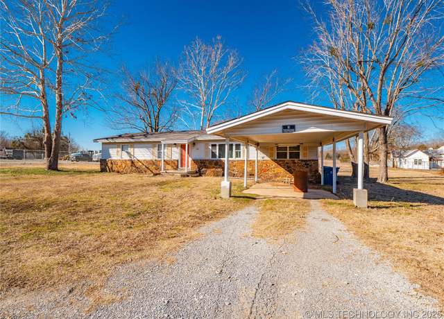 Property at 103 NE Tignor St, Canadian, OK 74425, 3 beds, 1.5 baths