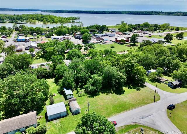 Property at 210 W Frontier St, Salina, OK 74365