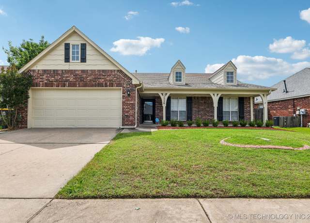 Property at 12326 S Cedar Ave, Jenks, OK 74037, 3 beds, 2 baths