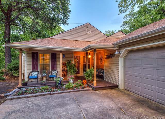 Property at 34052 E 703 Rd, Wagoner, OK 74467, 4 beds, 2 baths