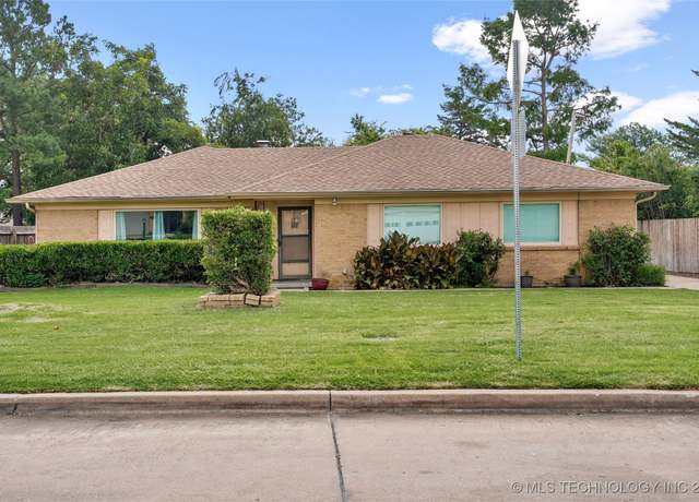 Property at 4533 S Hudson Pl, Tulsa, OK 74135, 3 beds, 2 baths