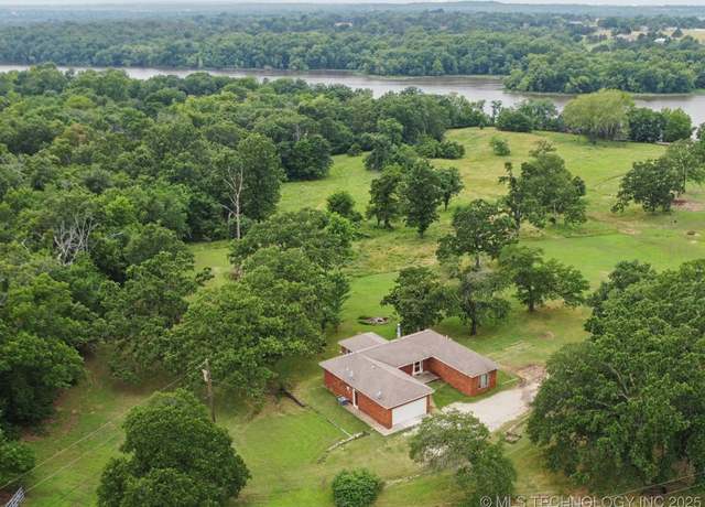Property at 18005 S 4185 Rd, Claremore, OK 74017, 2 beds, 2 baths