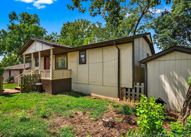 Property at 4040 Sheridan Rd, Bartlesville, OK 74006, 3 beds, 2 baths
