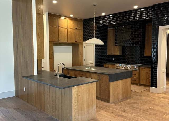 Property at 12125 Sunrise Ridge Loop, Kingston, OK 73439, 4 beds, 4 baths