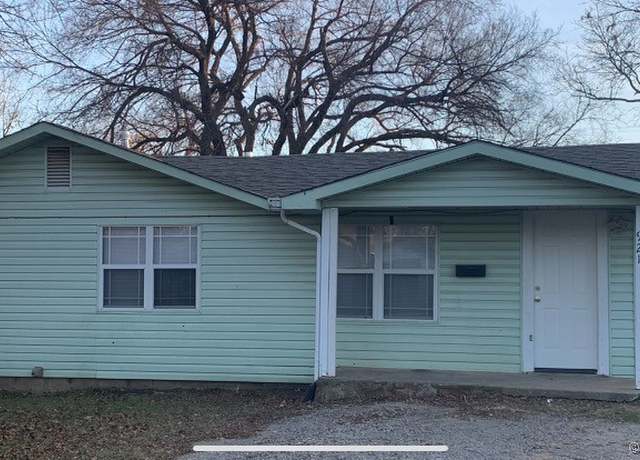 Property at 921 E 2nd St, Cushing, OK 74023, 2 beds, 1 bath