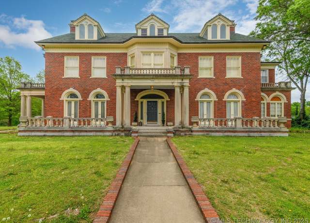 Property at 535 E 14th St, Bartlesville, OK 74003, 6 beds, 6 baths