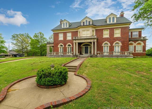 Property at 535 E 14th St, Bartlesville, OK 74003, 6 beds, 6 baths