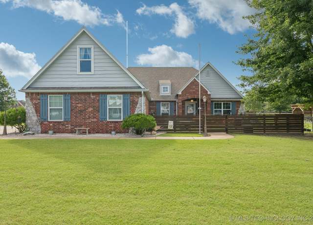 Property at 16340 E 125th St, Collinsville, OK 74021, 4 beds, 2.5 baths