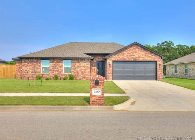 Property at 14969 S Poplar Pl, Glenpool, OK 74033, 3 beds, 2 baths