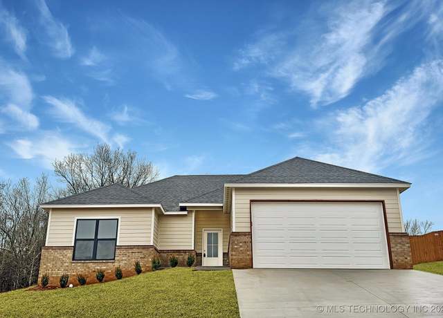 Property at 824 E Harlan Dr, Tahlequah, OK 74464, 3 beds, 2 baths