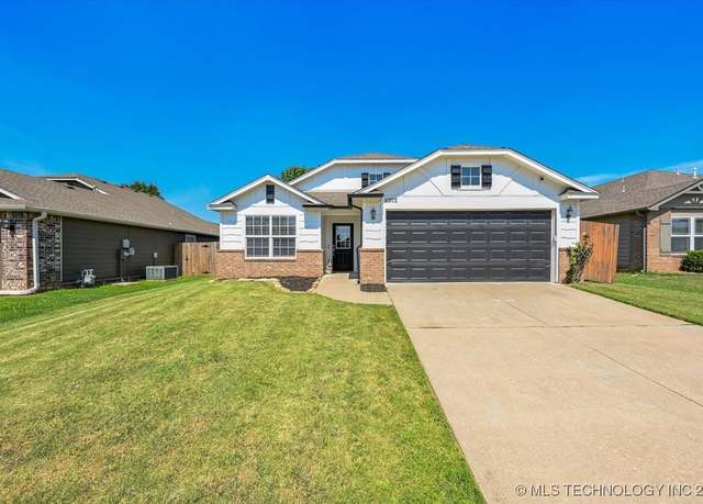 Property at 10712 N 152nd EastAvenue, Owasso, OK 74055, 3 beds, 2 baths