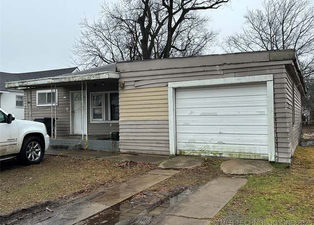 Property at 1730 E 11th St, Okmulgee, OK 74447, 3 beds, 1 bath