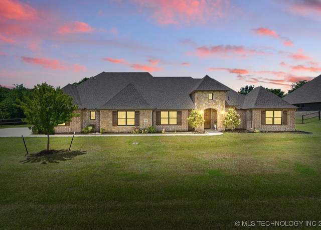 Property at 10406 N 86th EastAvenue, Owasso, OK 74055, 4 beds, 3.5 baths