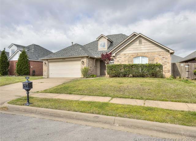 Property at 12520 S Birch Ave, Jenks, OK 74037, 3 beds, 2 baths