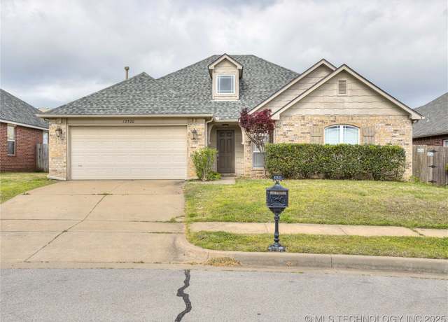 Property at 12520 S Birch Ave, Jenks, OK 74037, 3 beds, 2 baths