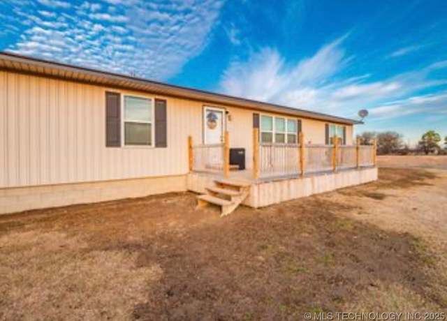 Property at 609 1st St, Pittsburg, OK 74560, 4 beds, 2 baths